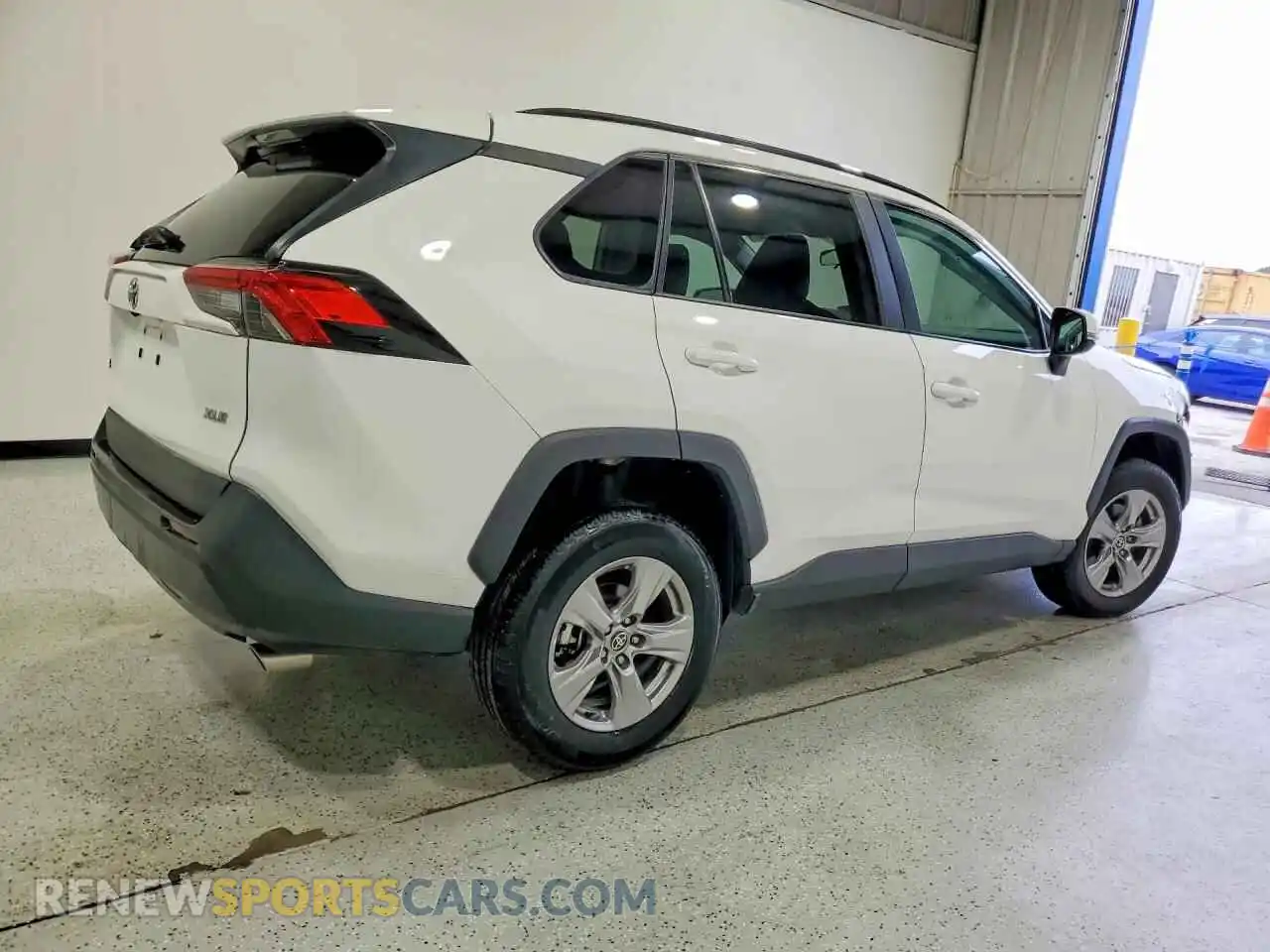 3 Photograph of a damaged car 2T3W1RFV0RW328705 TOYOTA RAV4 2024