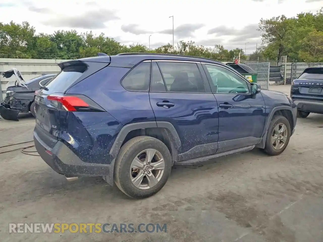 3 Photograph of a damaged car 2T3W1RFV0RW328915 TOYOTA RAV4 2024