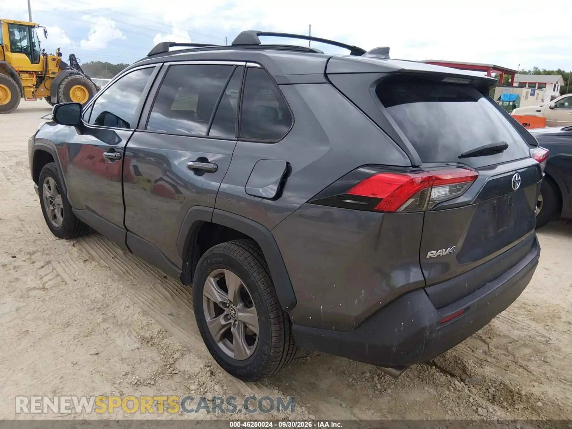 3 Фотография поврежденного автомобиля 2T3W1RFV2RC260408 TOYOTA RAV4 2024