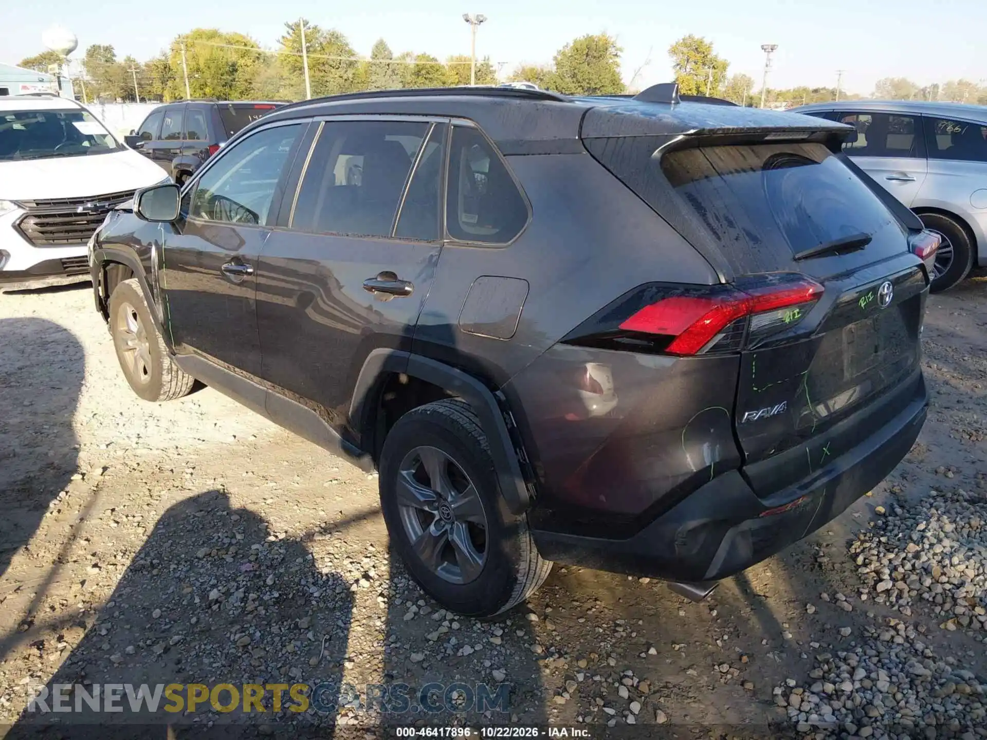 3 Фотография поврежденного автомобиля 2T3W1RFV2RW322579 TOYOTA RAV4 2024