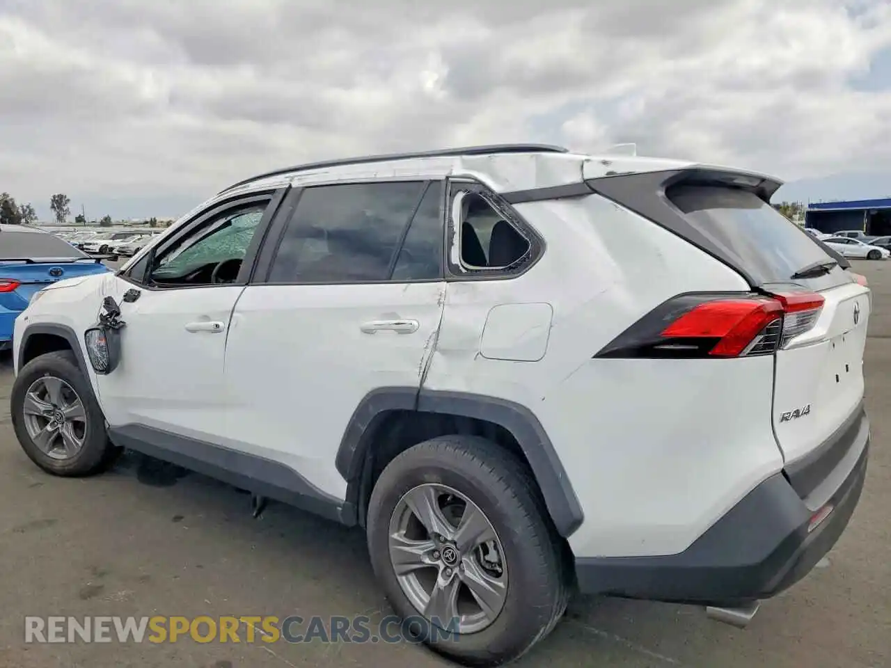 2 fotografías del automóvil dañado 2T3W1RFV3RC264256 TOYOTA RAV4 2024