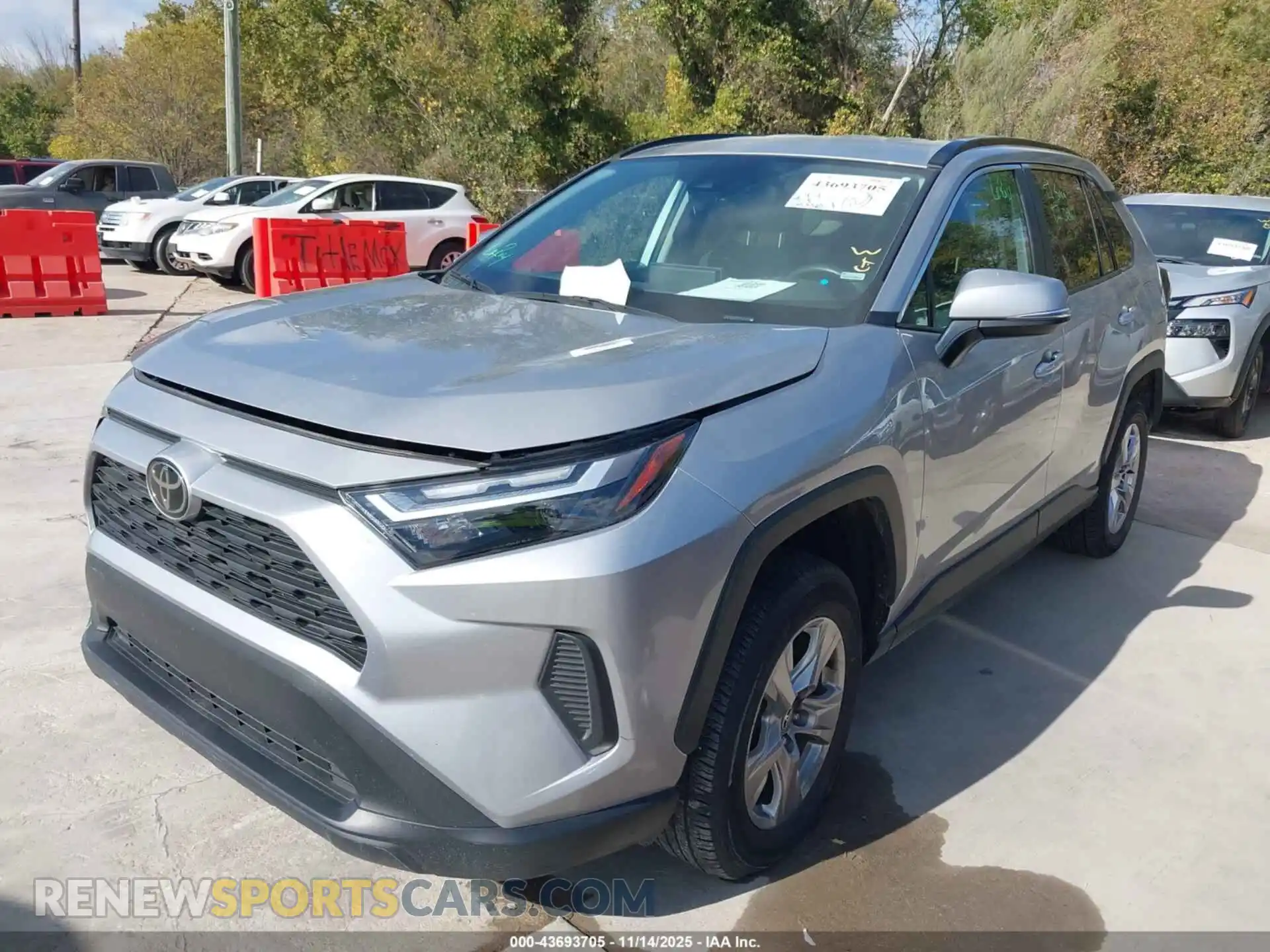 2 Photograph of a damaged car 2T3W1RFV4RC281440 TOYOTA RAV4 2024