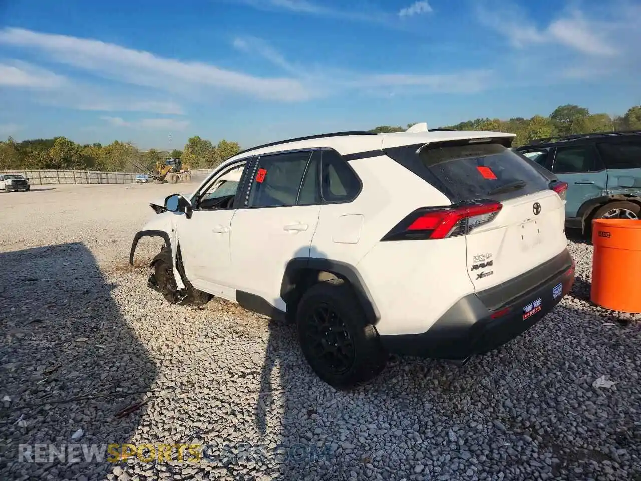 2 fotografías del automóvil dañado 2T3W1RFV4RW357804 TOYOTA RAV4 2024