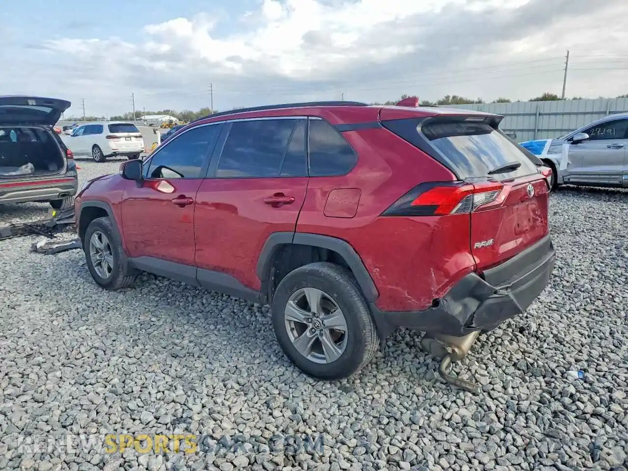 2 fotografías del automóvil dañado 2T3W1RFV6RW312430 TOYOTA RAV4 2024