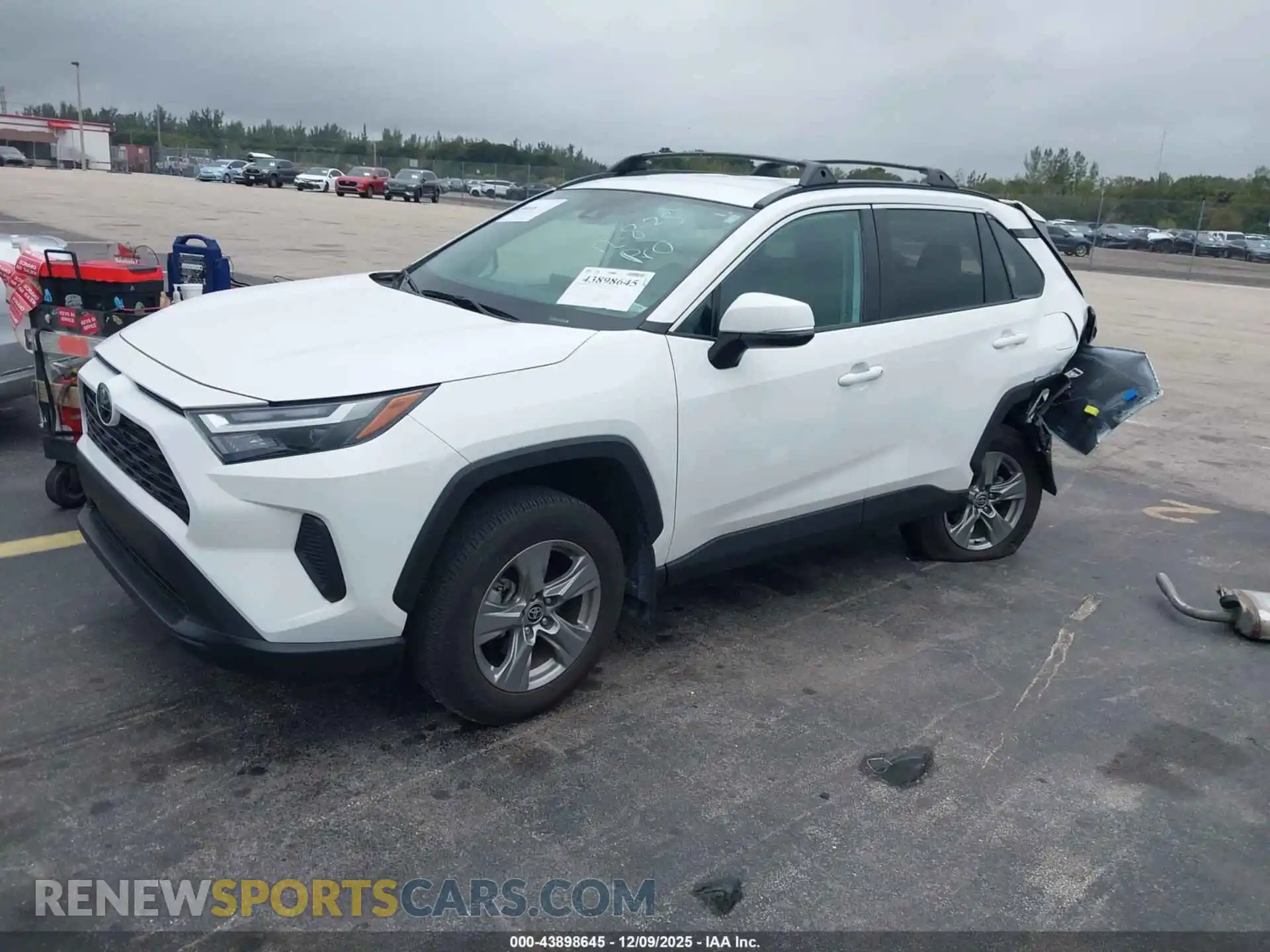 2 Photograph of a damaged car 2T3W1RFV8RC278623 TOYOTA RAV4 2024