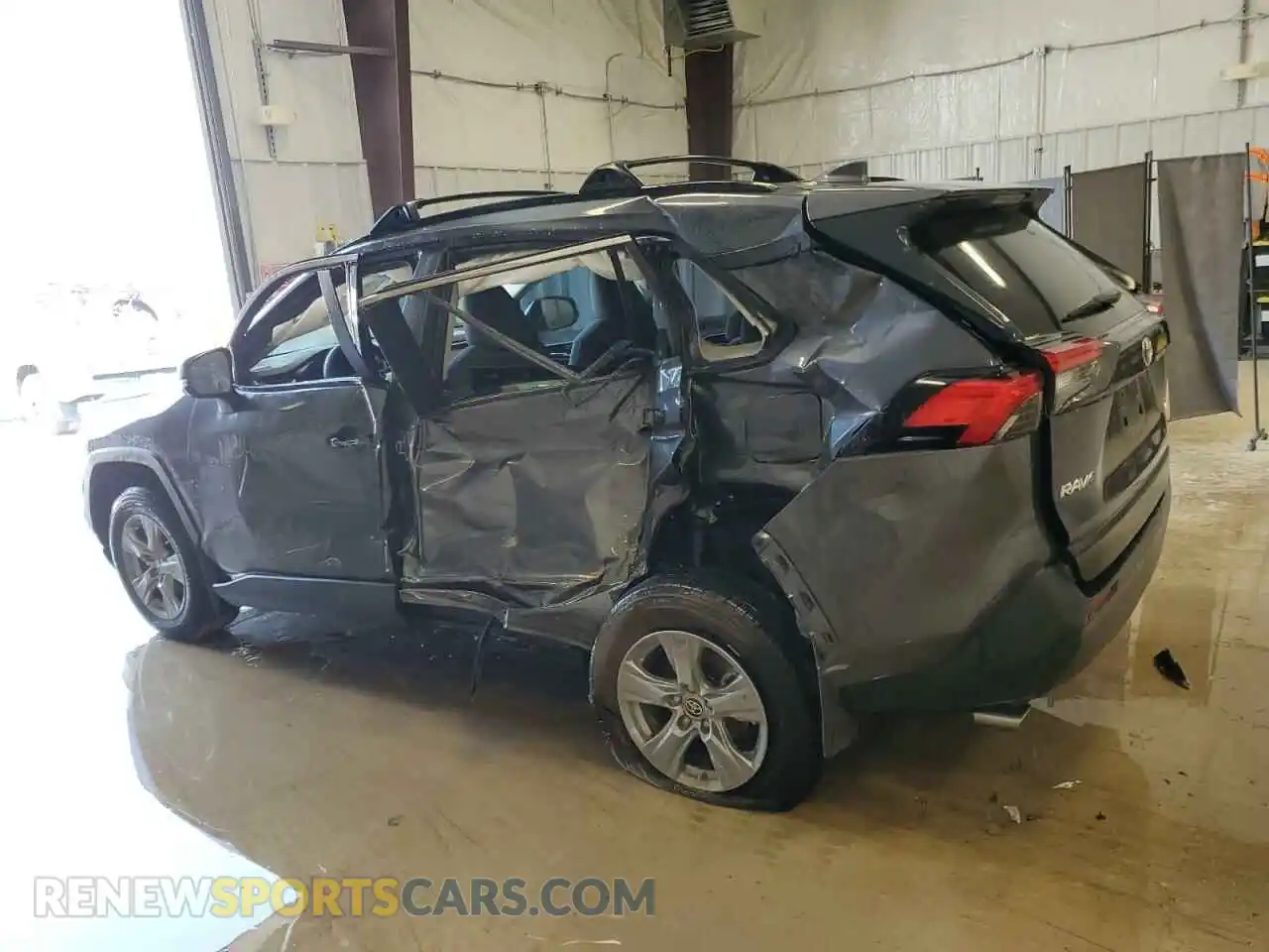 2 Photograph of a damaged car 2T3W1RFV8RW314017 TOYOTA RAV4 2024
