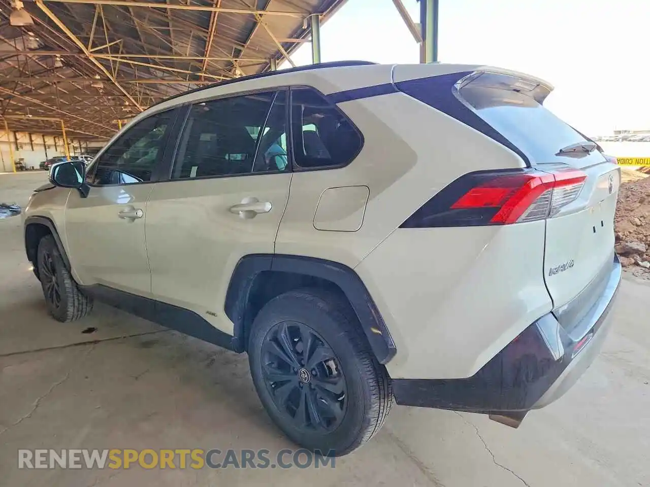 2 fotografías del automóvil dañado JTM16RFV6RJ062097 TOYOTA RAV4 2024