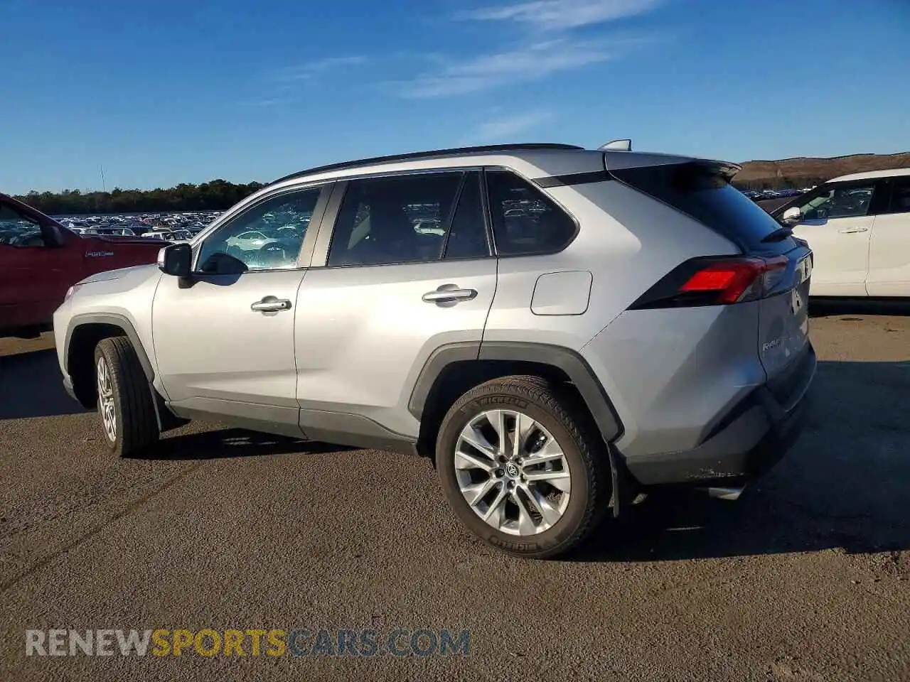 2 Photograph of a damaged car 2T3A1RFV0SW602422 TOYOTA RAV4 2025