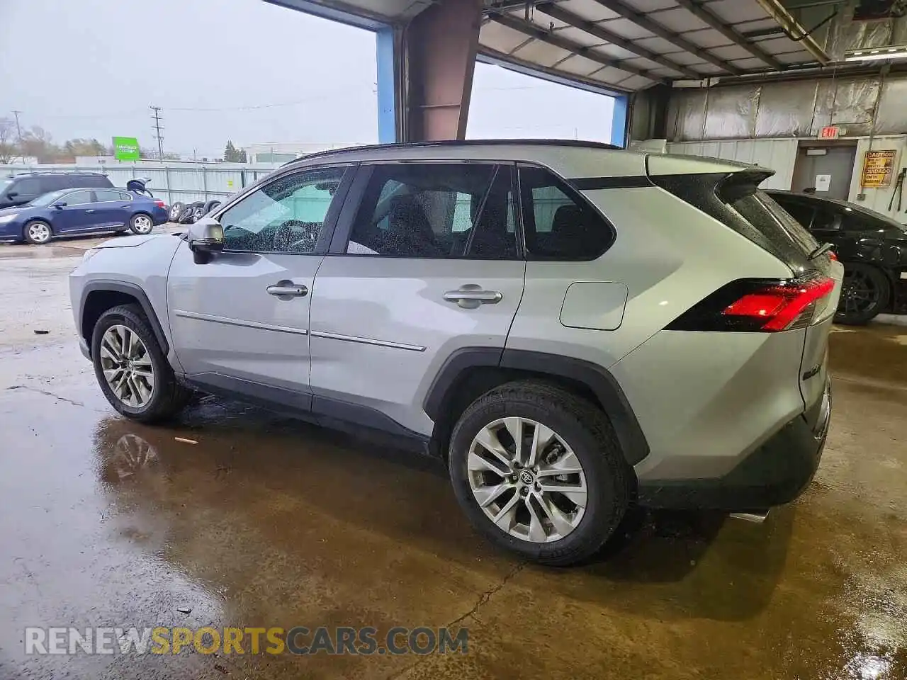 2 fotografías del automóvil dañado 2T3A1RFV0SW624551 TOYOTA RAV4 2025