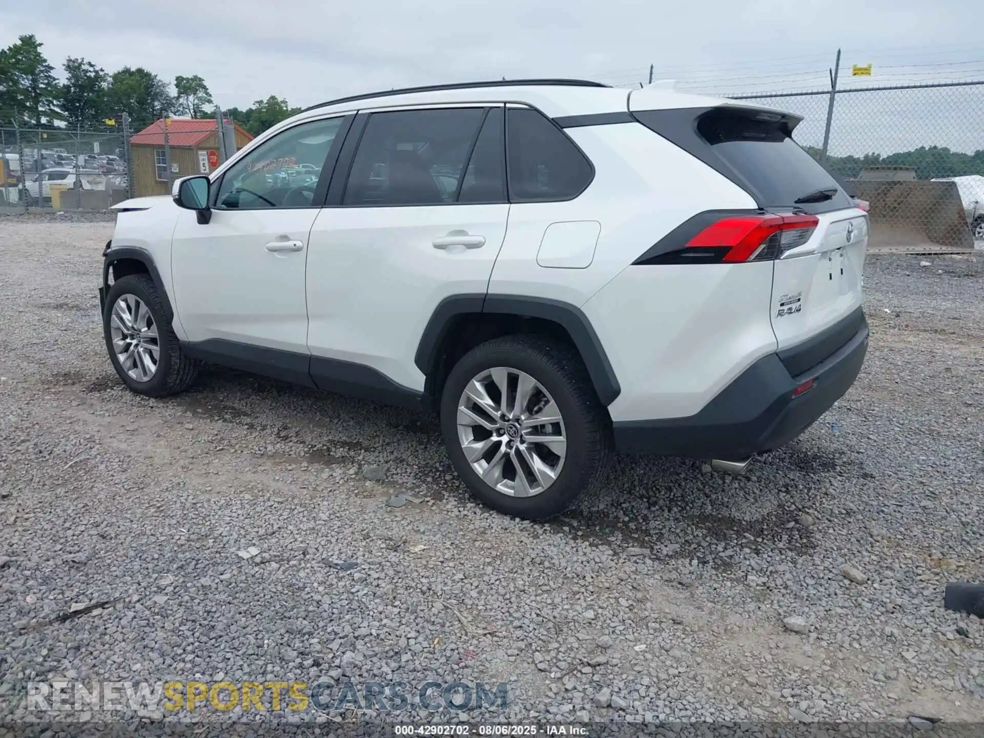 3 Photograph of a damaged car 2T3A1RFV1SW502569 TOYOTA RAV4 2025