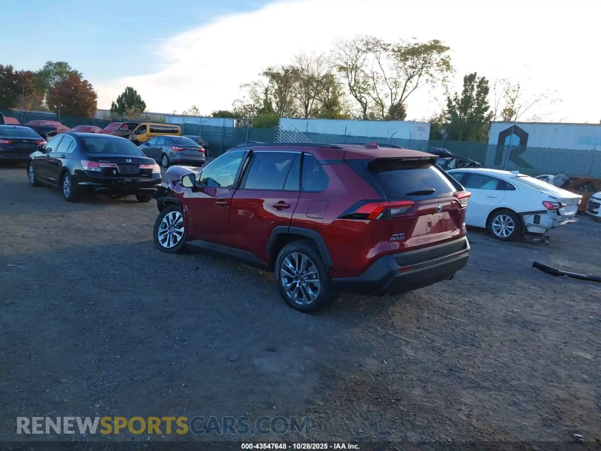 3 Фотография поврежденного автомобиля 2T3A1RFV2SW599877 TOYOTA RAV4 2025