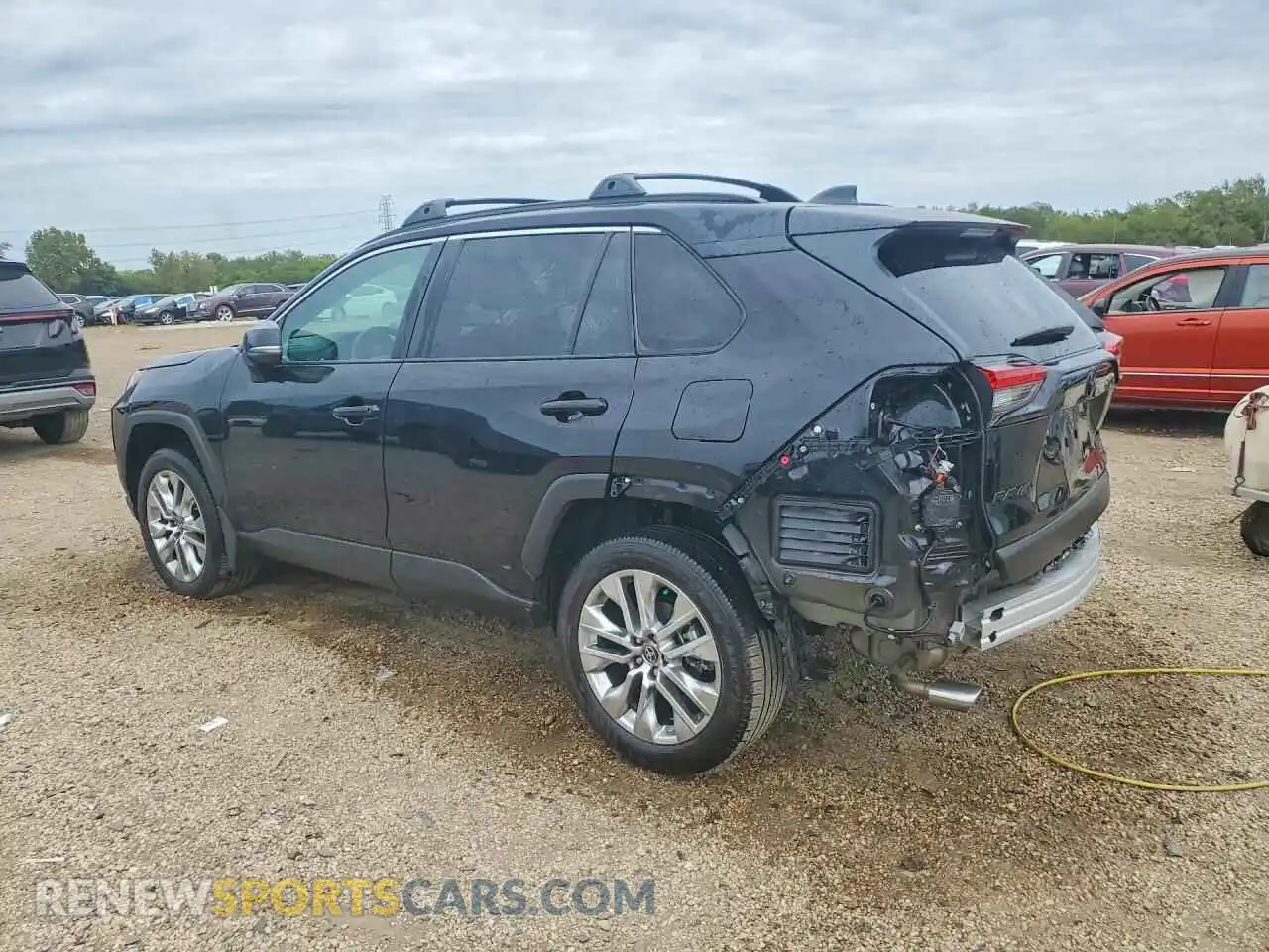 2 fotografías del automóvil dañado 2T3A1RFV3SW601572 TOYOTA RAV4 2025