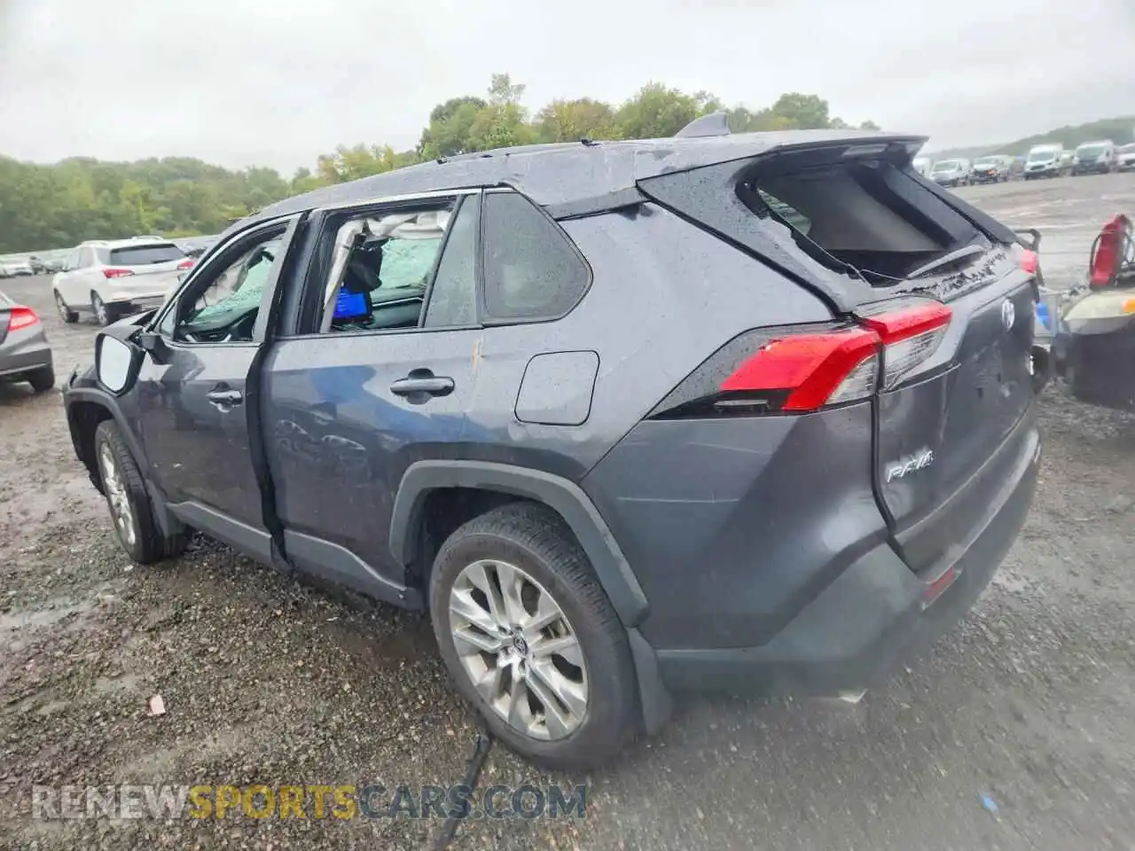 2 Photograph of a damaged car 2T3A1RFV4SC499362 TOYOTA RAV4 2025