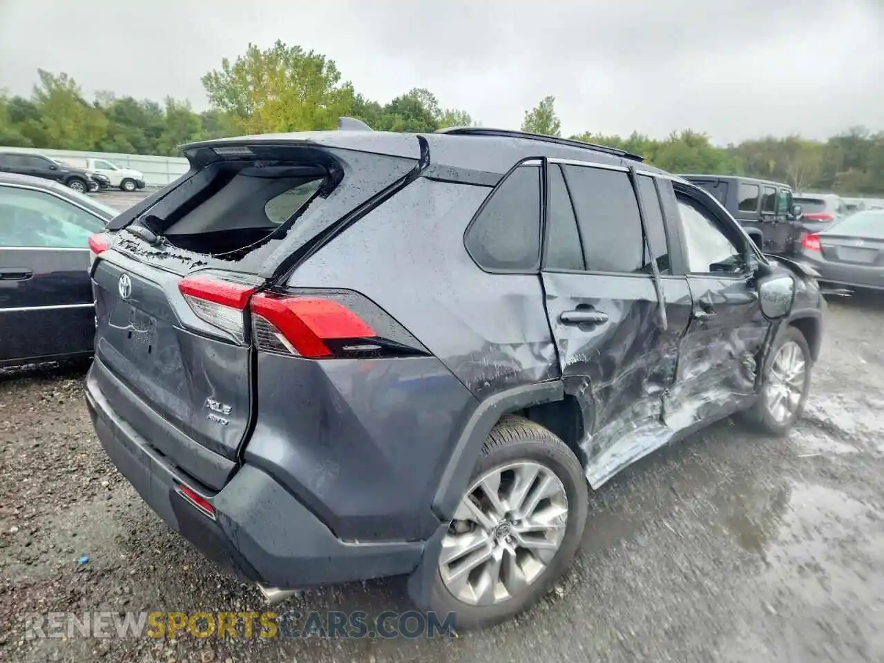 3 Photograph of a damaged car 2T3A1RFV4SC499362 TOYOTA RAV4 2025