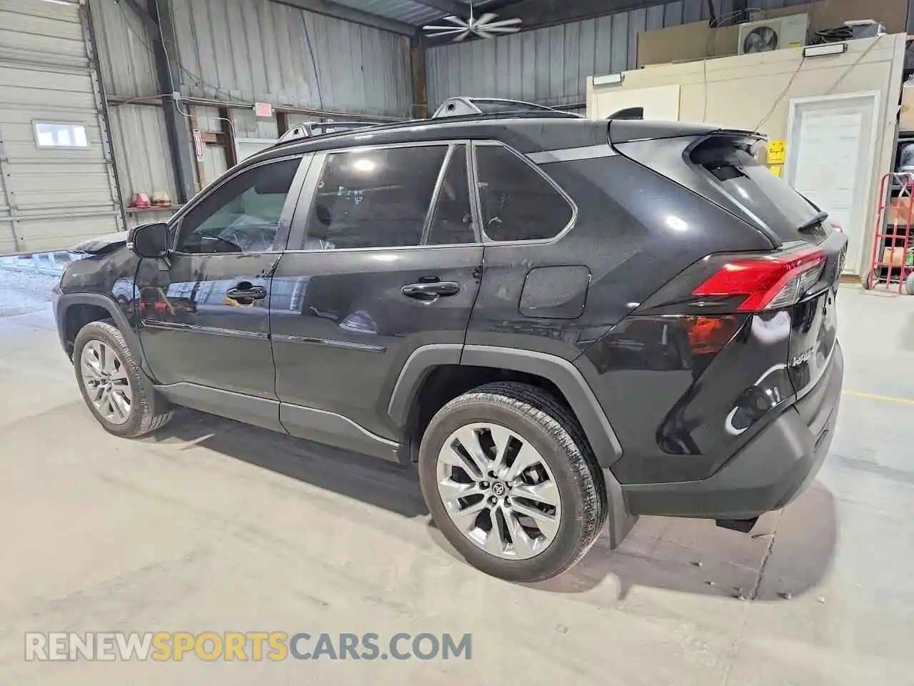 2 fotografías del automóvil dañado 2T3A1RFV4SW576679 TOYOTA RAV4 2025
