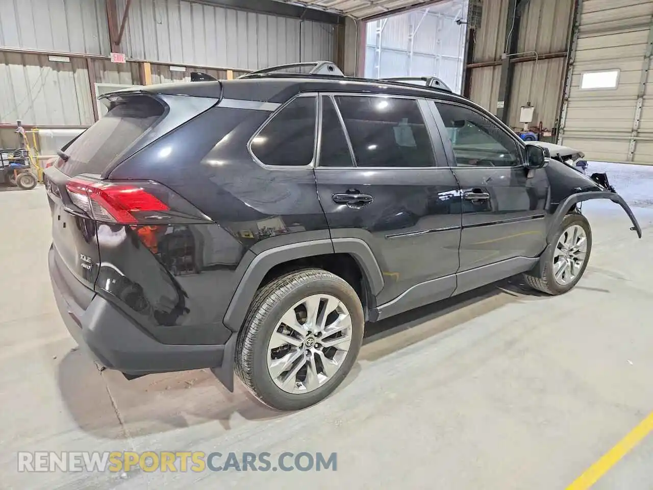3 fotografías del automóvil dañado 2T3A1RFV4SW576679 TOYOTA RAV4 2025
