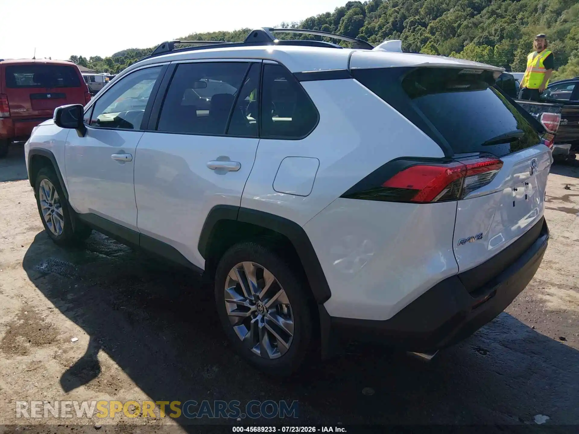 3 Photograph of a damaged car 2T3A1RFV5SW552343 TOYOTA RAV4 2025