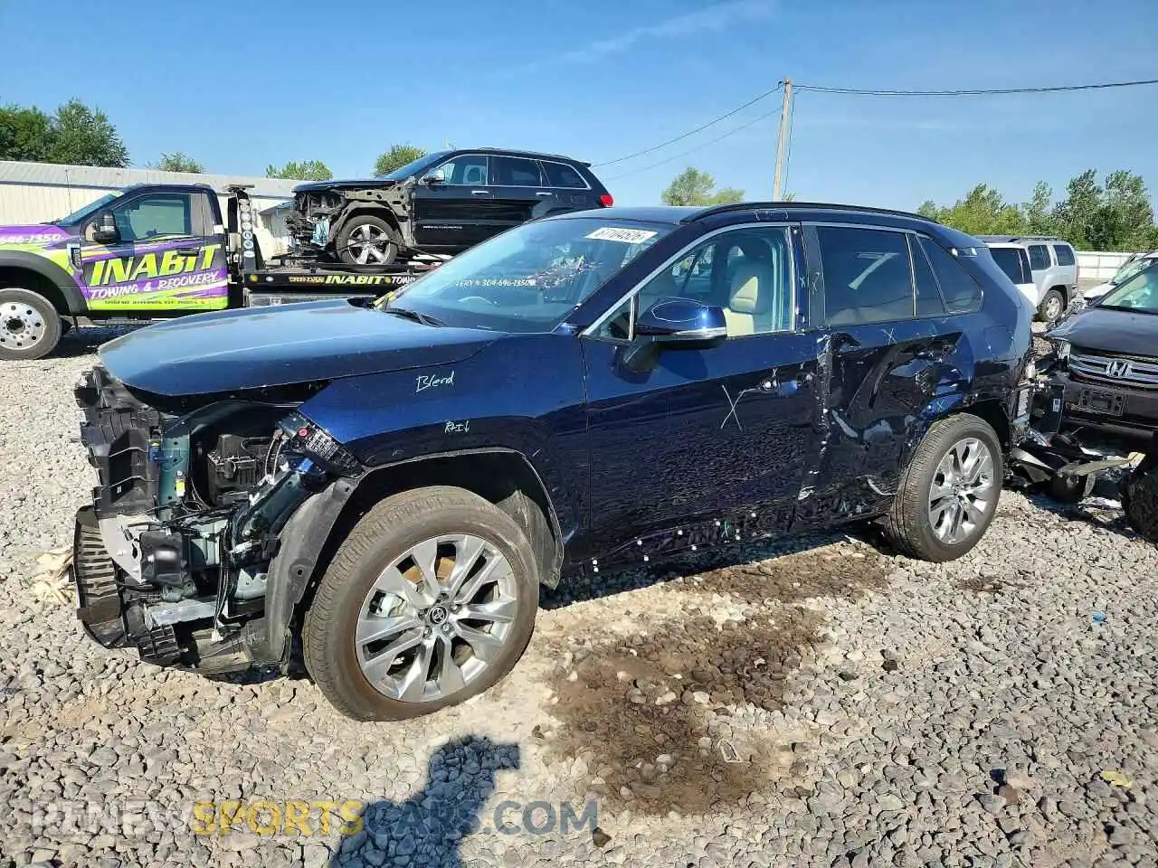 1 Фотография поврежденного автомобиля 2T3A1RFV6SW613196 TOYOTA RAV4 2025