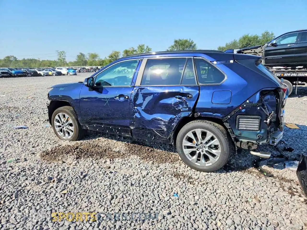 2 Фотография поврежденного автомобиля 2T3A1RFV6SW613196 TOYOTA RAV4 2025
