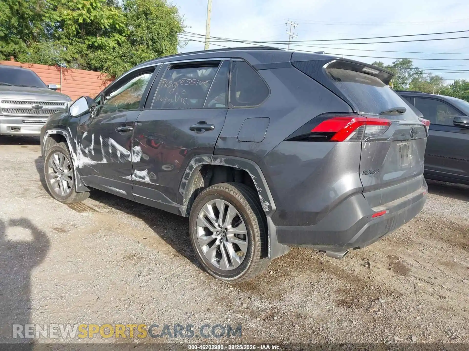 3 Photograph of a damaged car 2T3A1RFV7SW581620 TOYOTA RAV4 2025