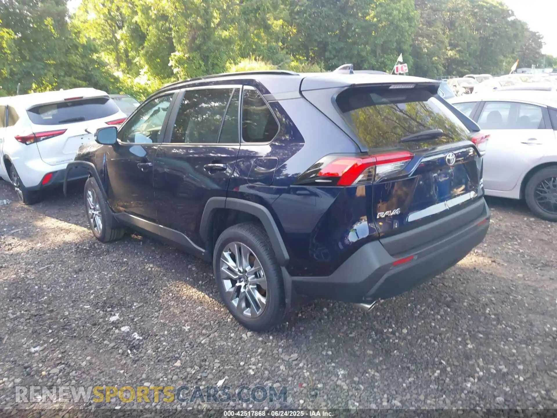 3 Photograph of a damaged car 2T3A1RFV8SW498844 TOYOTA RAV4 2025