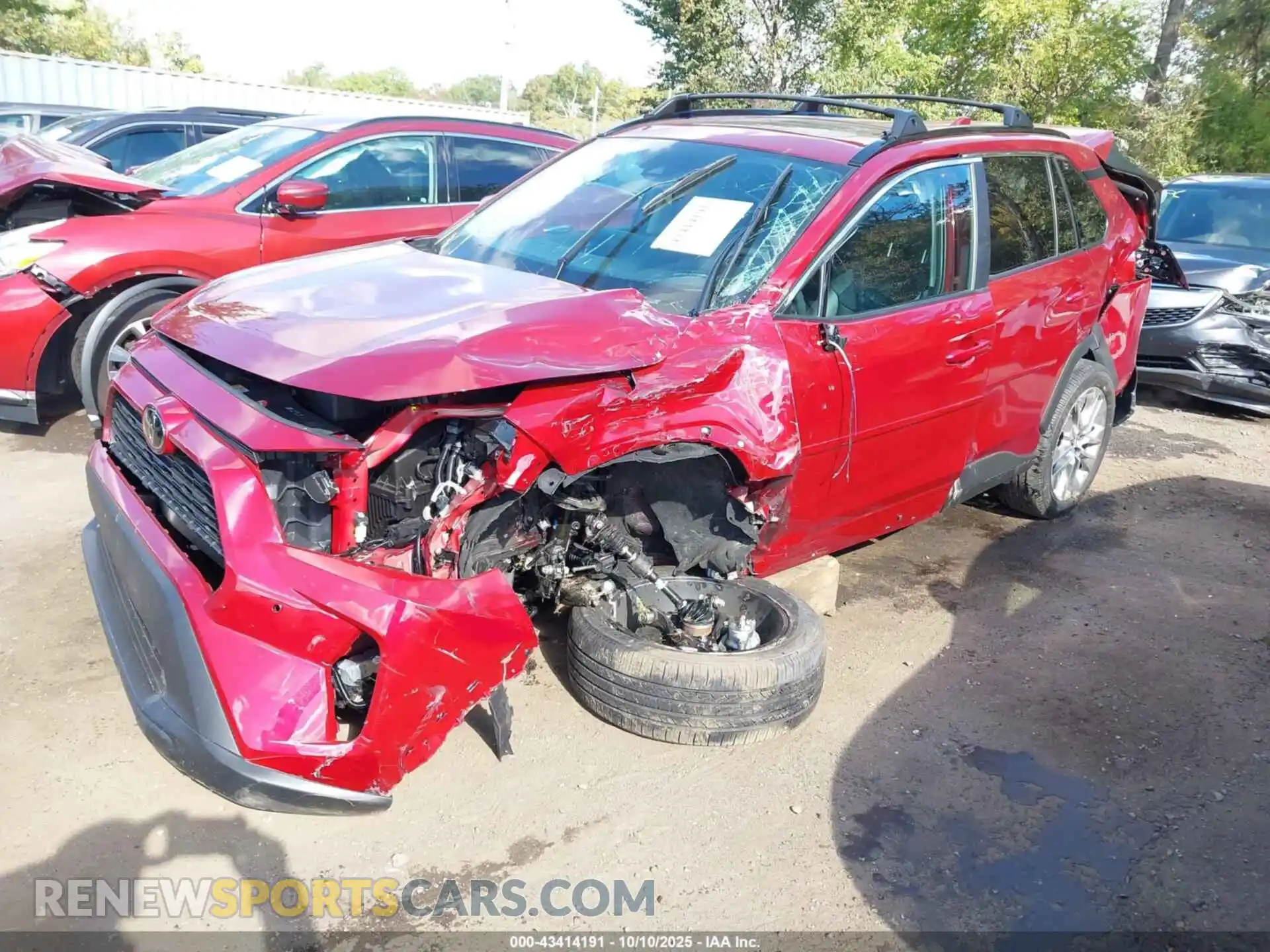 2 Photograph of a damaged car 2T3A1RFV8SW567953 TOYOTA RAV4 2025