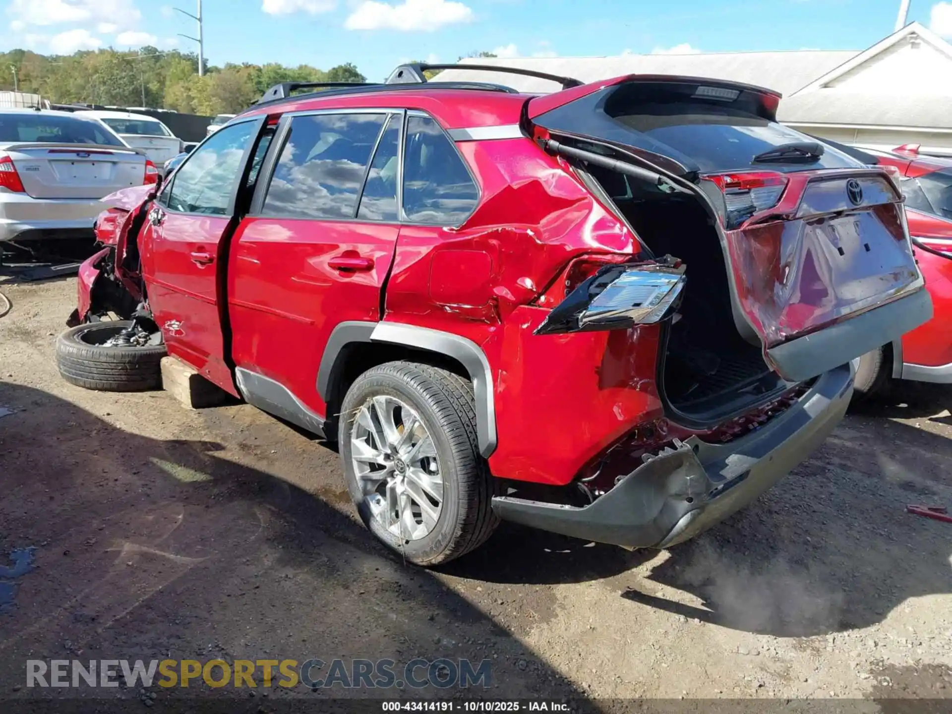 3 Photograph of a damaged car 2T3A1RFV8SW567953 TOYOTA RAV4 2025