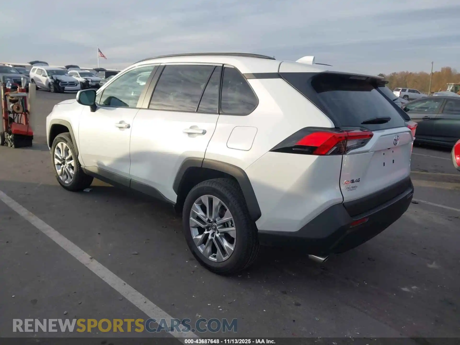 3 Photograph of a damaged car 2T3A1RFV9SW589430 TOYOTA RAV4 2025