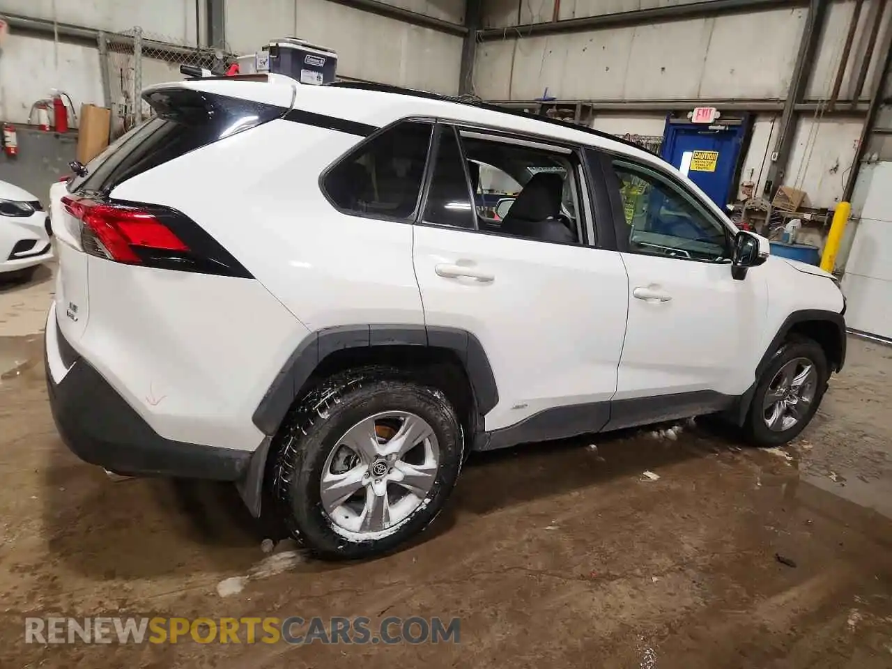 3 Photograph of a damaged car 2T3BWRFV5SW270581 TOYOTA RAV4 2025