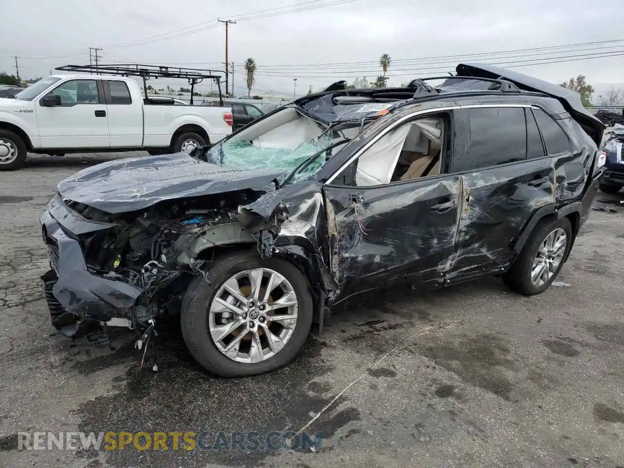 1 Photograph of a damaged car 2T3C1RFV0SW376794 TOYOTA RAV4 2025