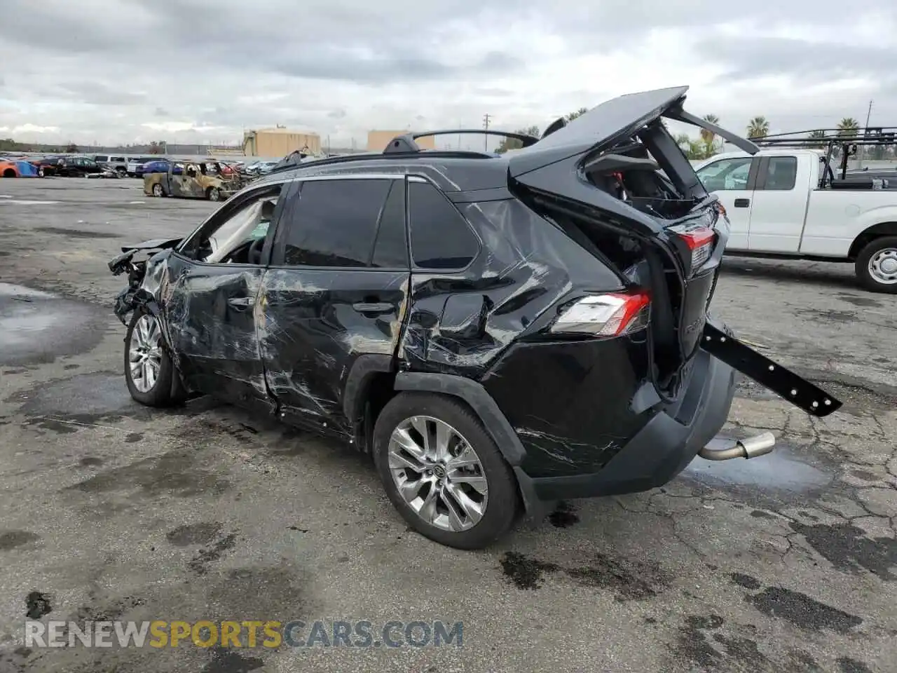2 Photograph of a damaged car 2T3C1RFV0SW376794 TOYOTA RAV4 2025