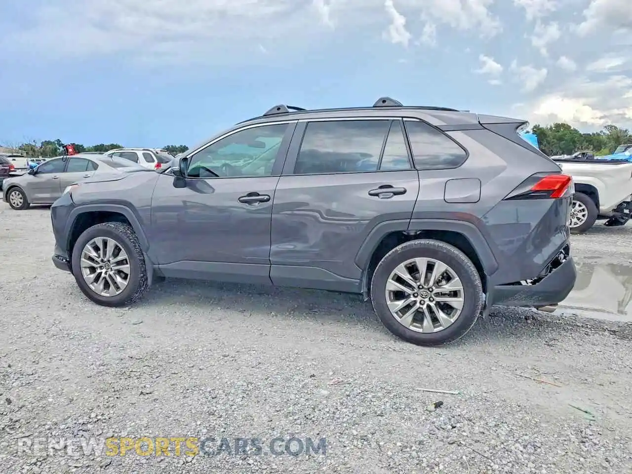 3 Photograph of a damaged car 2T3C1RFV0SW427050 TOYOTA RAV4 2025