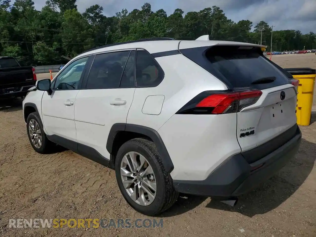 2 Photograph of a damaged car 2T3C1RFV1SW411469 TOYOTA RAV4 2025