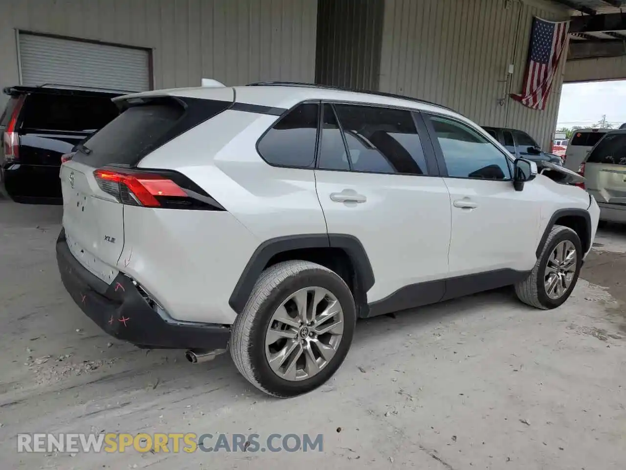 3 Photograph of a damaged car 2T3C1RFV2SW371595 TOYOTA RAV4 2025
