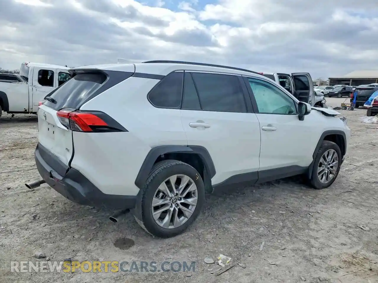 3 Photograph of a damaged car 2T3C1RFV2SW375002 TOYOTA RAV4 2025