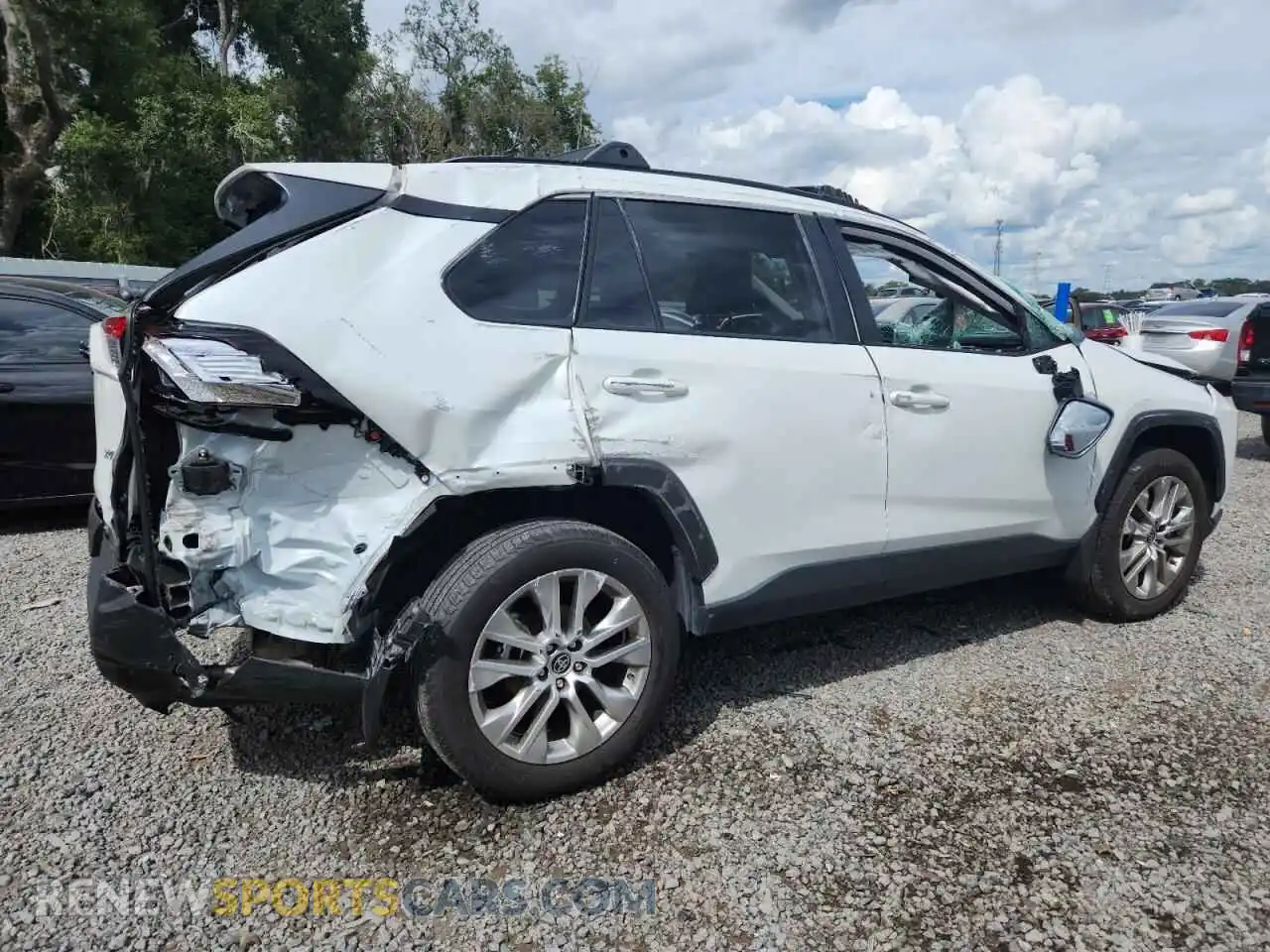 3 Photograph of a damaged car 2T3C1RFV3SW367734 TOYOTA RAV4 2025