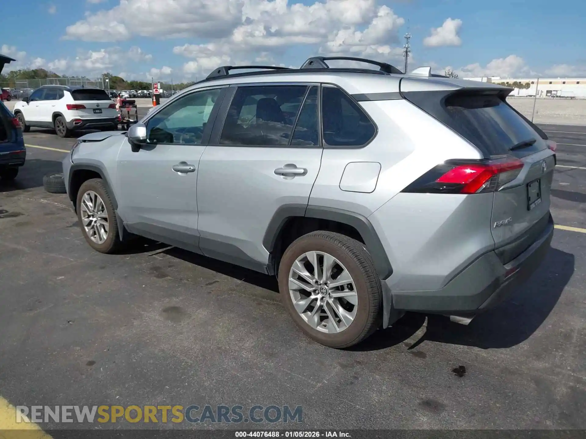 3 Фотография поврежденного автомобиля 2T3C1RFV6SW400452 TOYOTA RAV4 2025