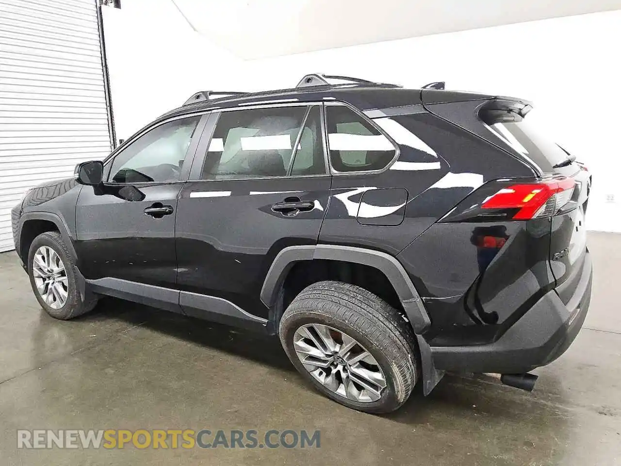 2 Photograph of a damaged car 2T3C1RFV7SC329957 TOYOTA RAV4 2025