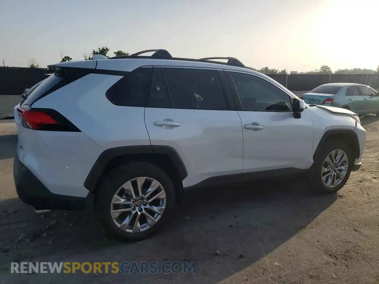 3 Photograph of a damaged car 2T3C1RFV7SW442287 TOYOTA RAV4 2025