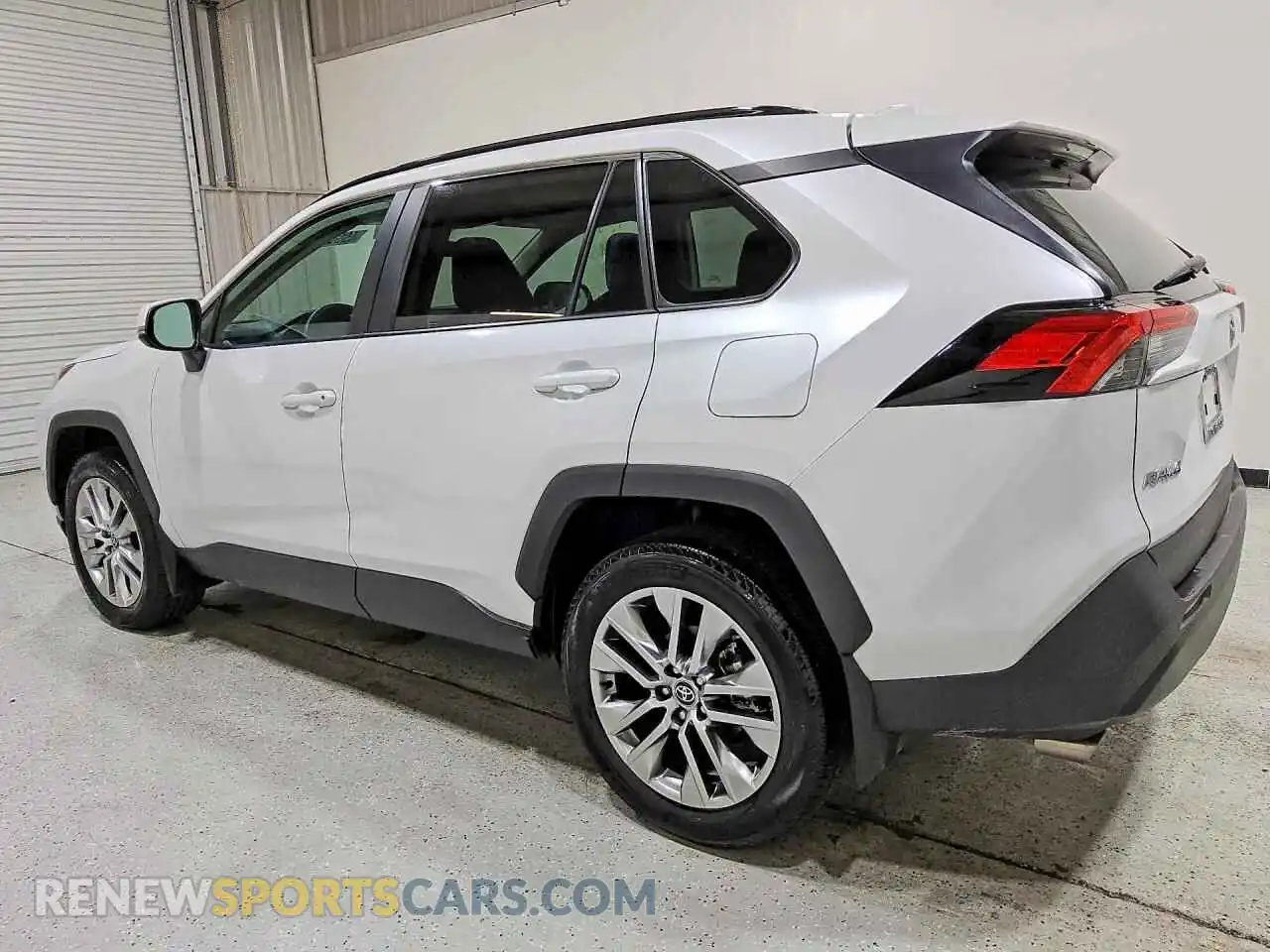 2 Photograph of a damaged car 2T3C1RFV8SW399613 TOYOTA RAV4 2025