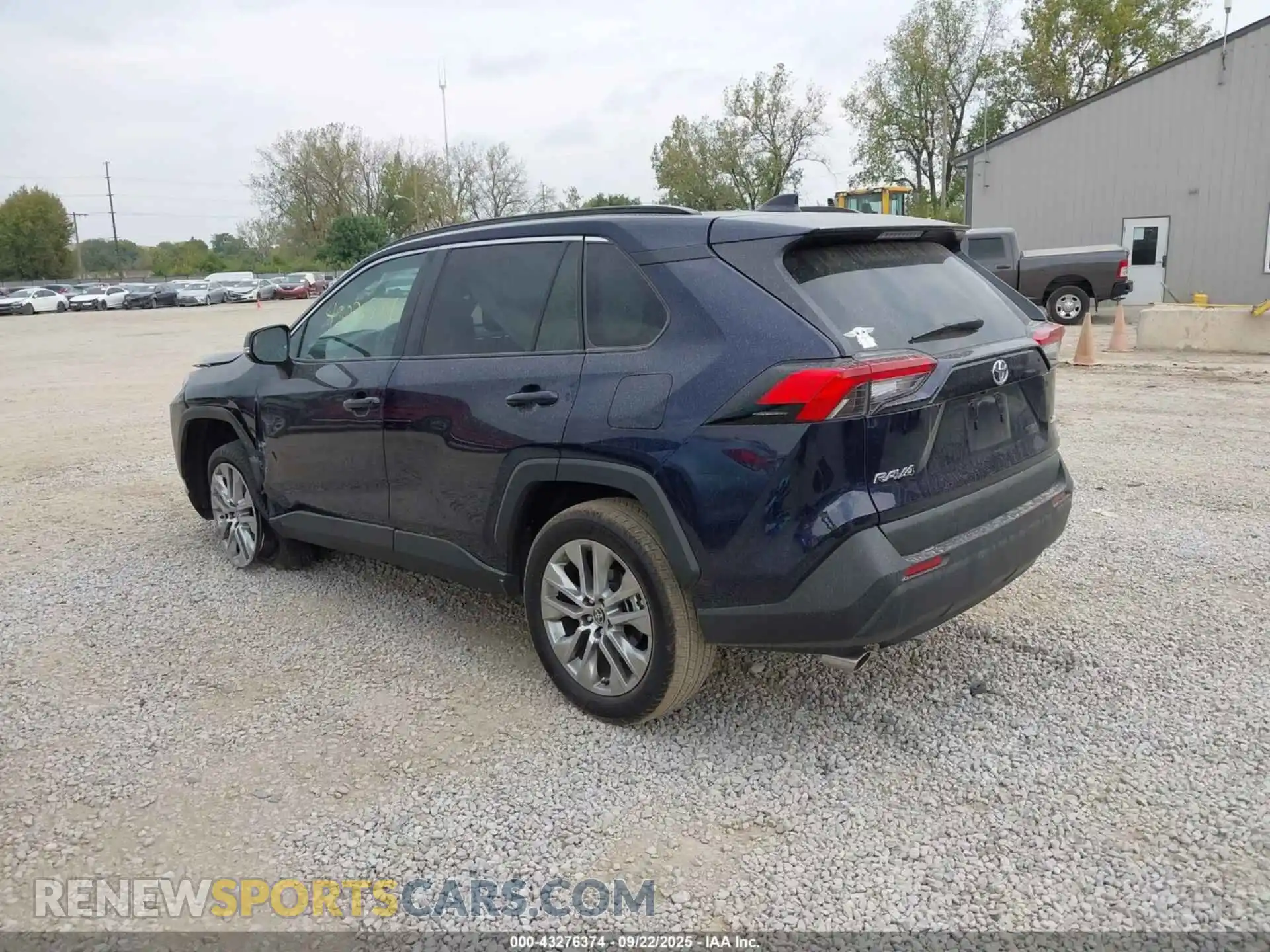 3 Фотография поврежденного автомобиля 2T3C1RFV9SW398146 TOYOTA RAV4 2025