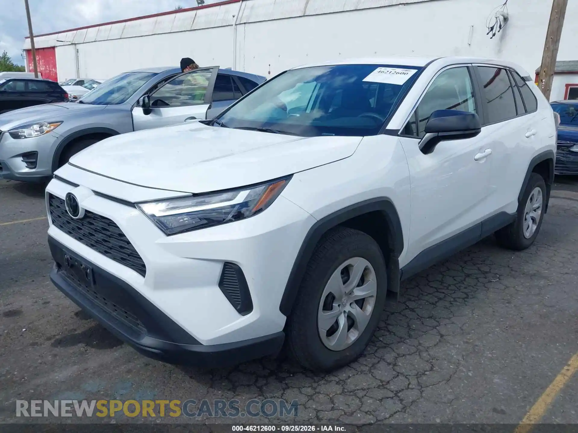 2 fotografías del automóvil dañado 2T3F1RFV5SW516027 TOYOTA RAV4 2025