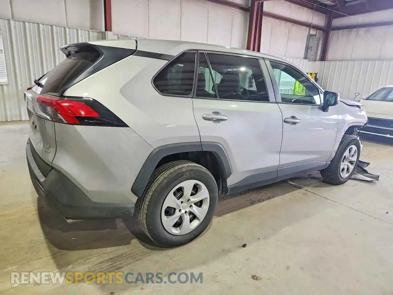 3 Фотография поврежденного автомобиля 2T3F1RFV5SW517002 TOYOTA RAV4 2025