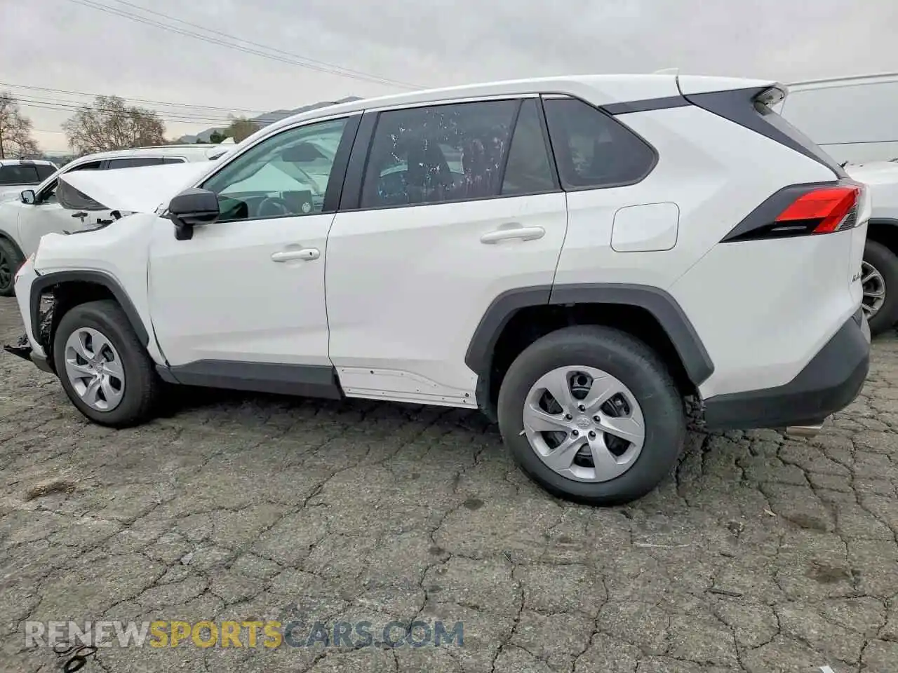 2 Photograph of a damaged car 2T3F1RFV6SW505506 TOYOTA RAV4 2025