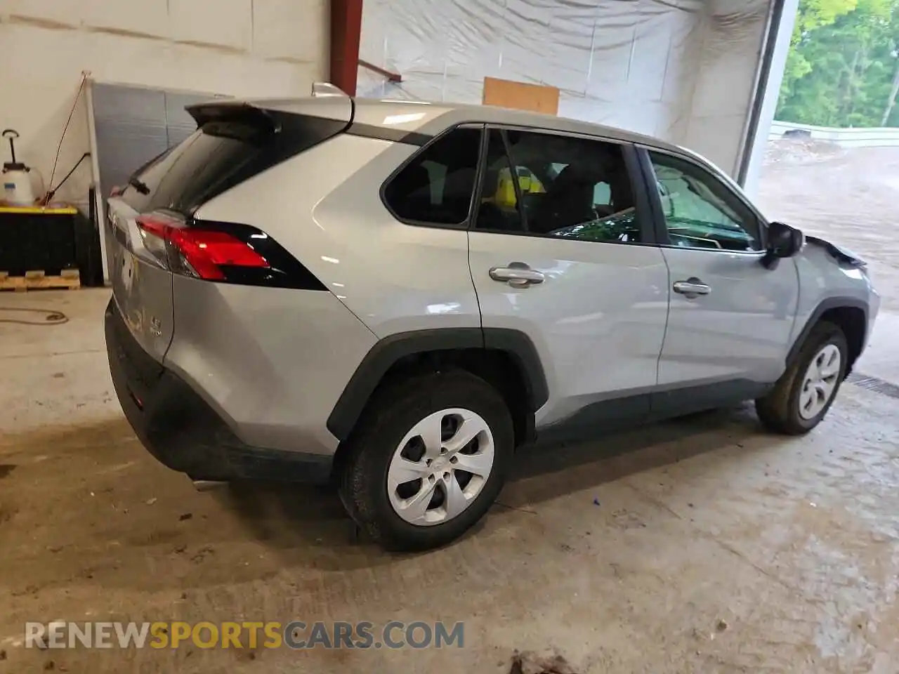 3 Photograph of a damaged car 2T3F1RFVXSW571248 TOYOTA RAV4 2025