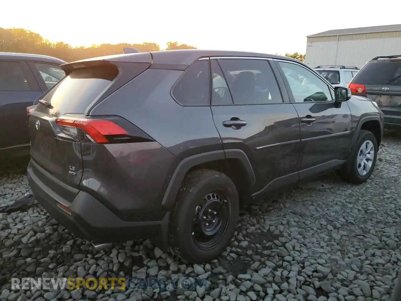 3 Фотография поврежденного автомобиля 2T3G1RFV0SW574437 TOYOTA RAV4 2025