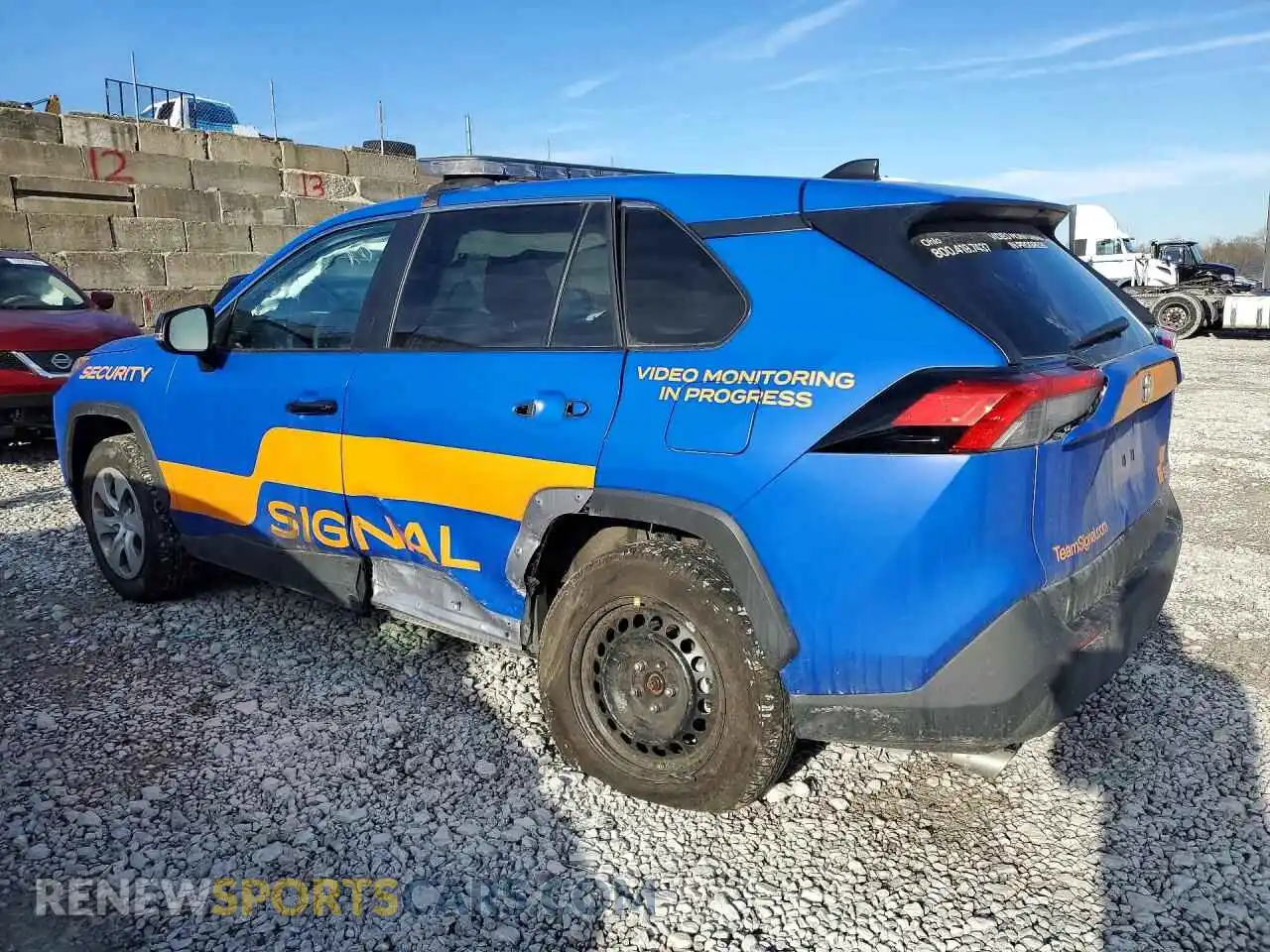 2 Фотография поврежденного автомобиля 2T3G1RFV8SC491999 TOYOTA RAV4 2025