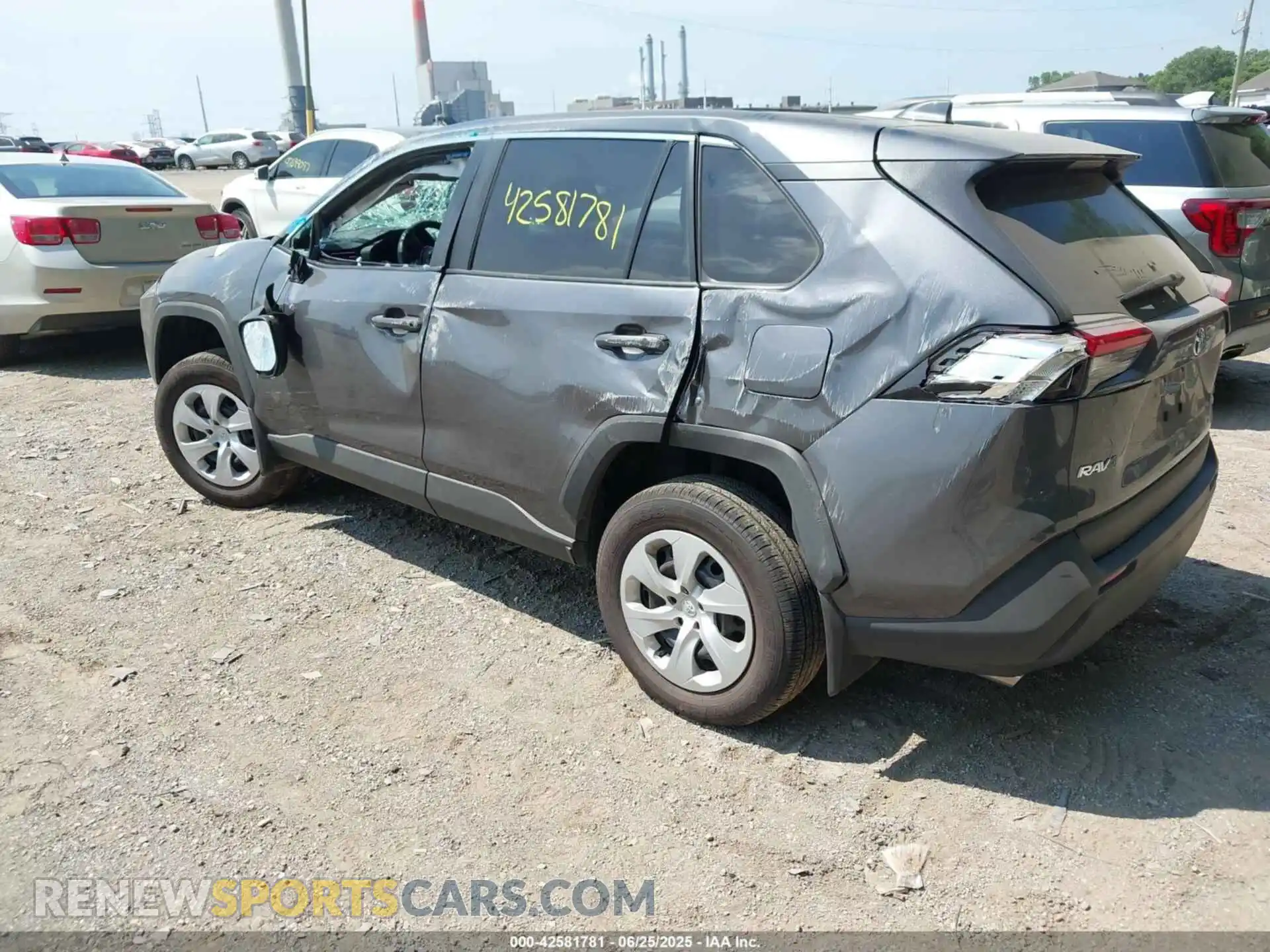 3 Photograph of a damaged car 2T3G1RFV9SC492272 TOYOTA RAV4 2025