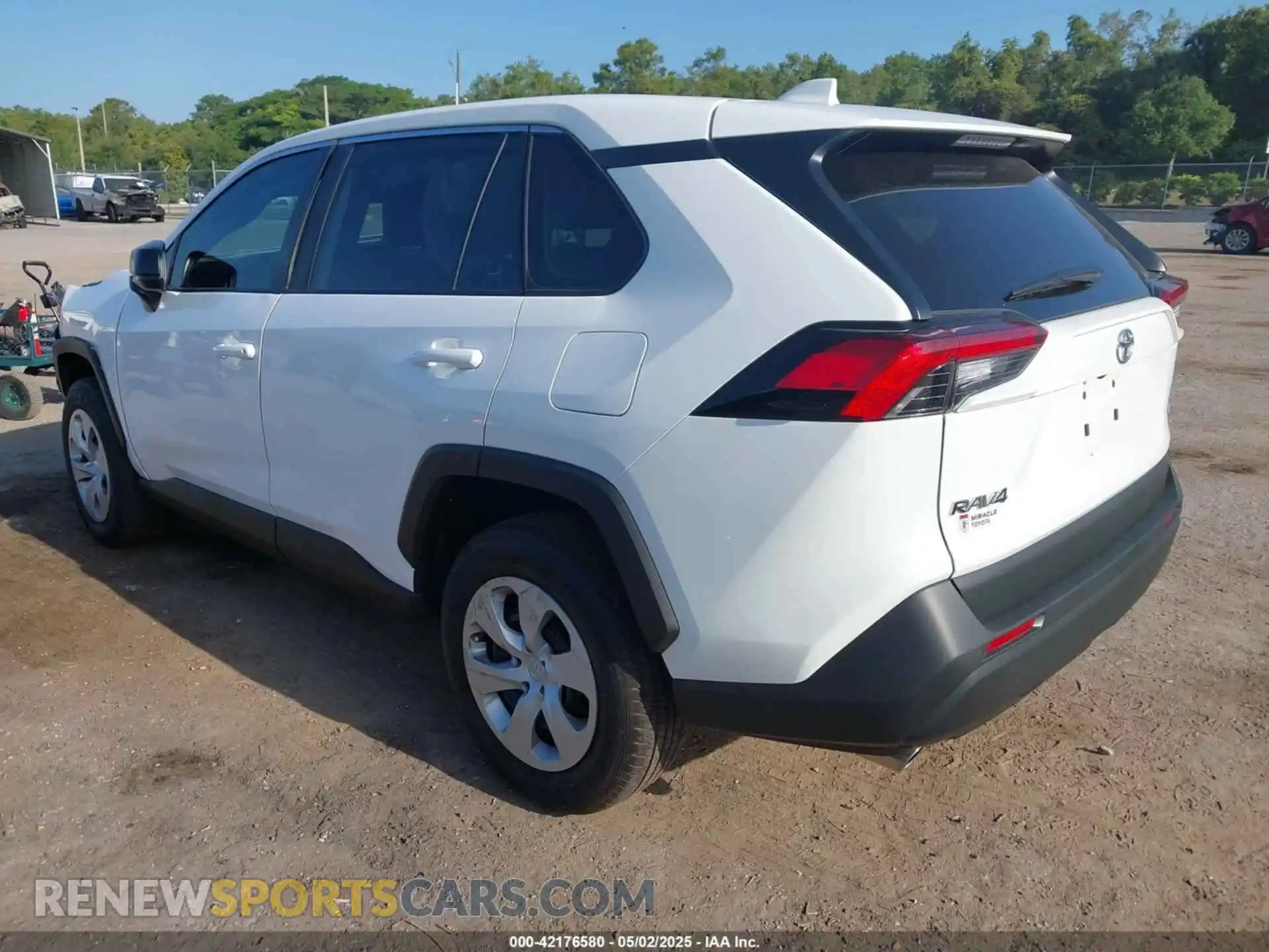 3 Photograph of a damaged car 2T3H1RFV1SC306602 TOYOTA RAV4 2025