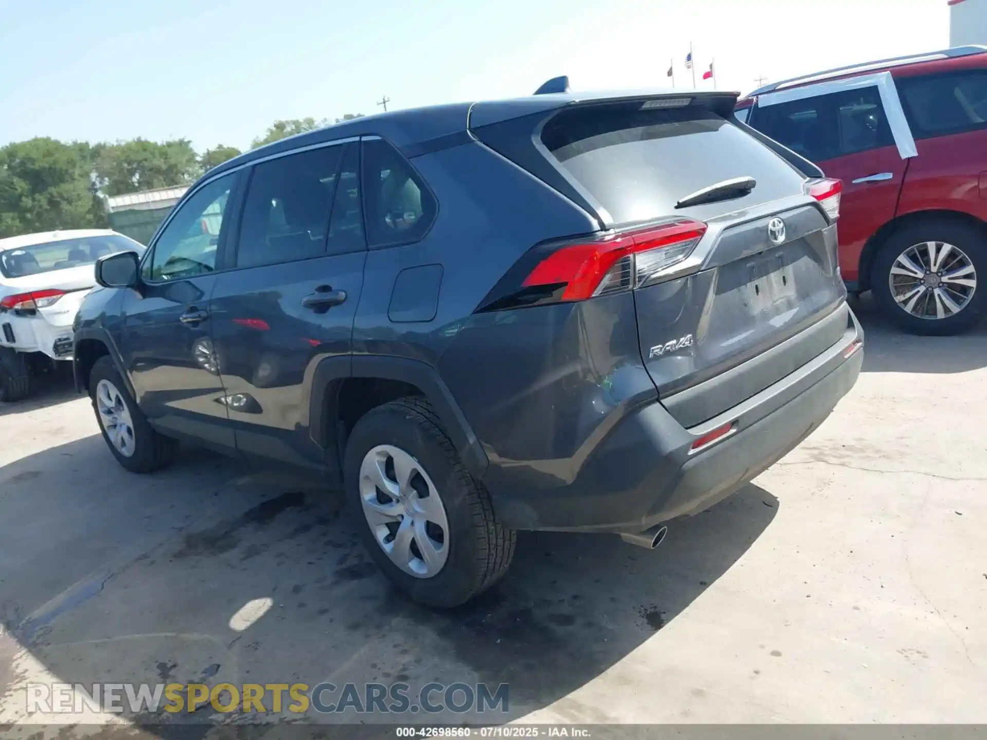 3 Photograph of a damaged car 2T3H1RFV1SW379998 TOYOTA RAV4 2025